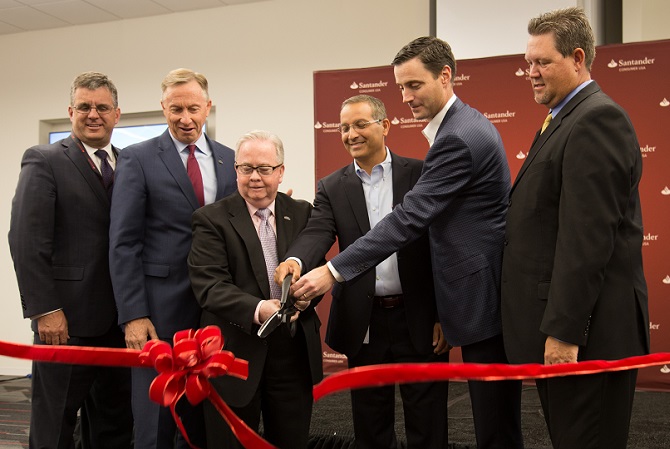 Cutting the ribbon at Santander Consumer USA’s new offices.