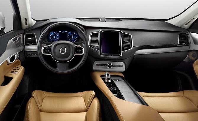 Volvo XC90: “The XC90 interior arguably makes the most dramatic styling statement in this year’s competition, leveraging a uniquely Scandinavian sensibility.”