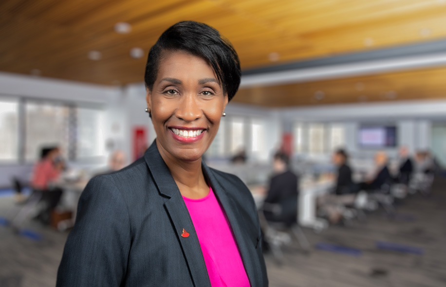 Virnitia Dixon, Chief Diversity & Culture Officer, standing in a room of Santander leaders